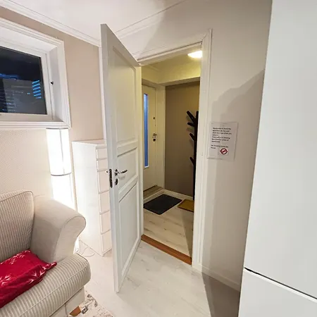 Modern Singlebedroom Private Entry