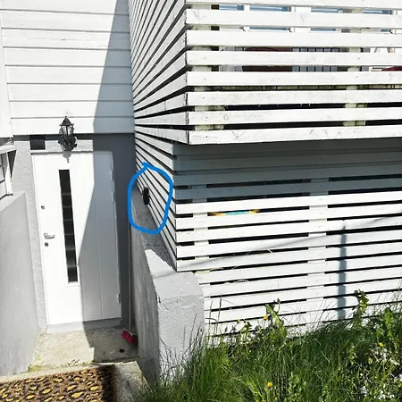 Lägenhet Modern Basement 1bhk Private Entry