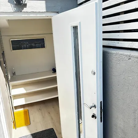 Modern Singlebedroom Private Entry