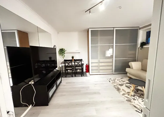 Modern Basement 1bhk Private Entry Leilighet Stavanger