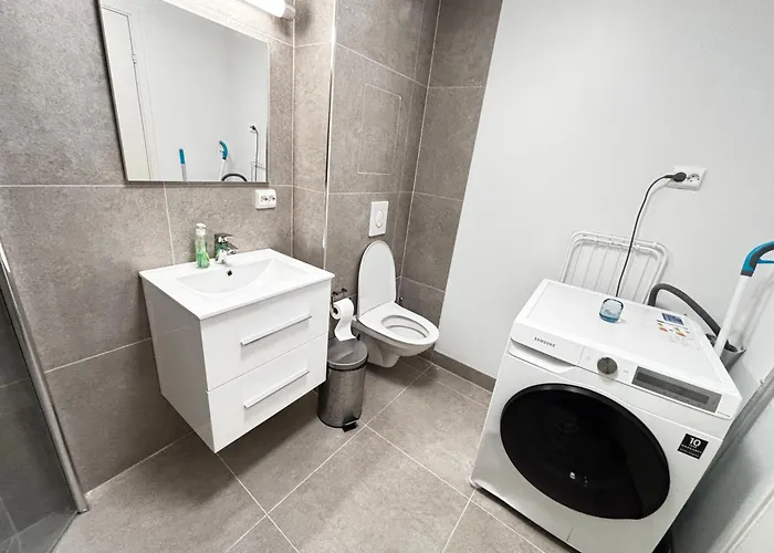 Modern Basement 1bhk Private Entry Stavanger