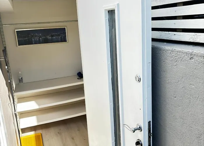 Modern Basement 1bhk Private Entry