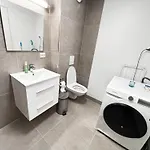 Modern Basement 1bhk Private Entry Stavanger